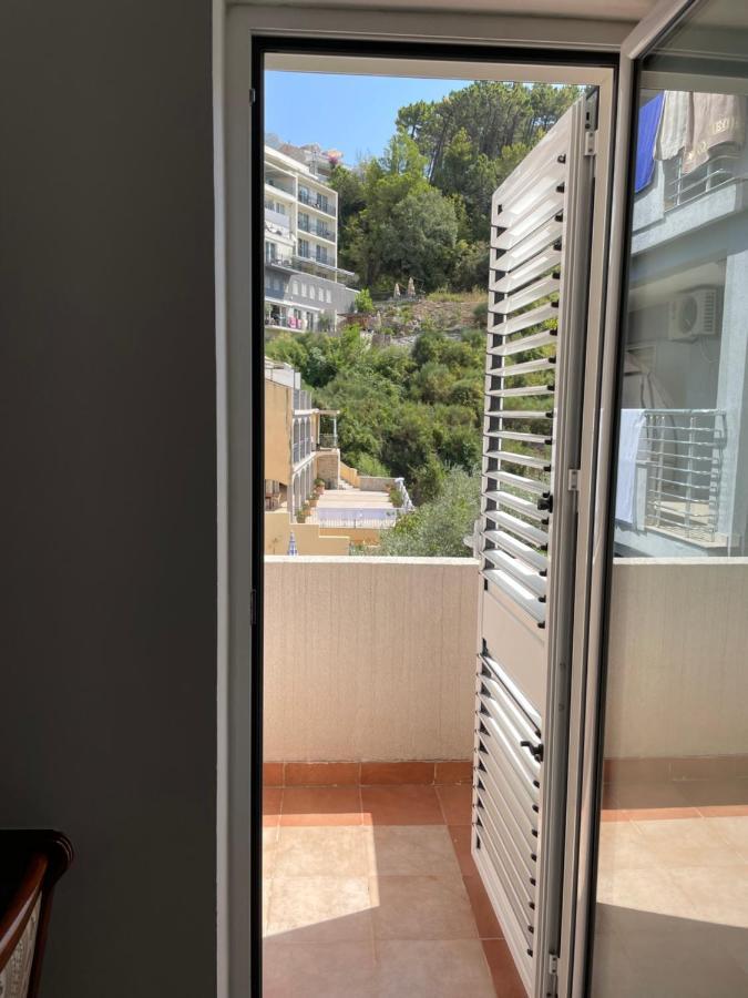 Sea View Apartment Sveti Stefan Eksteriør billede