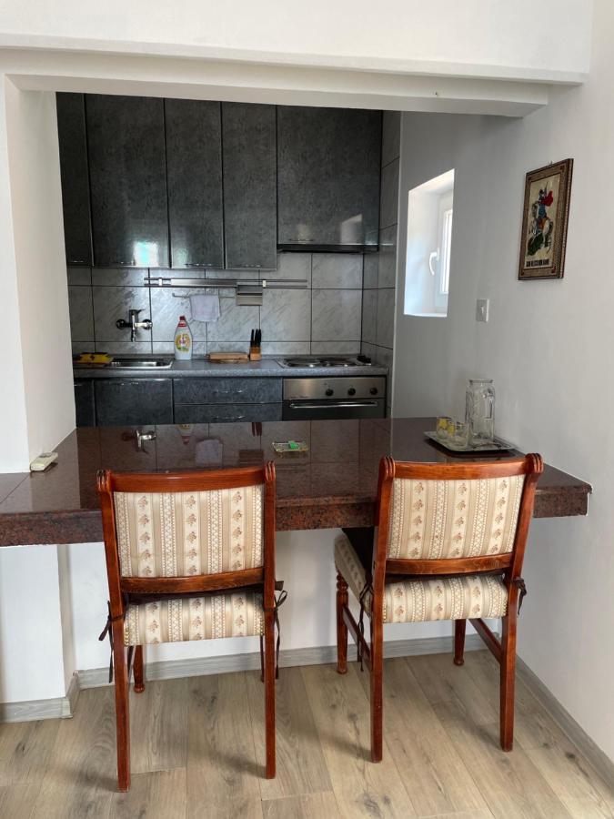 Sea View Apartment Sveti Stefan Eksteriør billede
